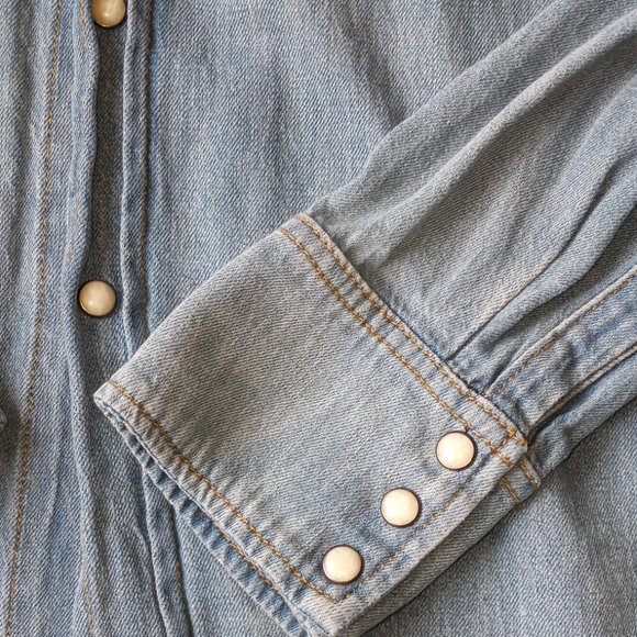 Imogene + Willie Leah Washed Pearl Snap Shirt Denim Small - Picture 5 of 12